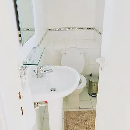 Eden Gardens Maisonette Appartement *